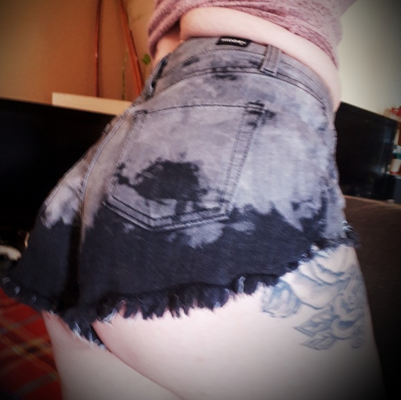 Shorts - Picture 2 of 2